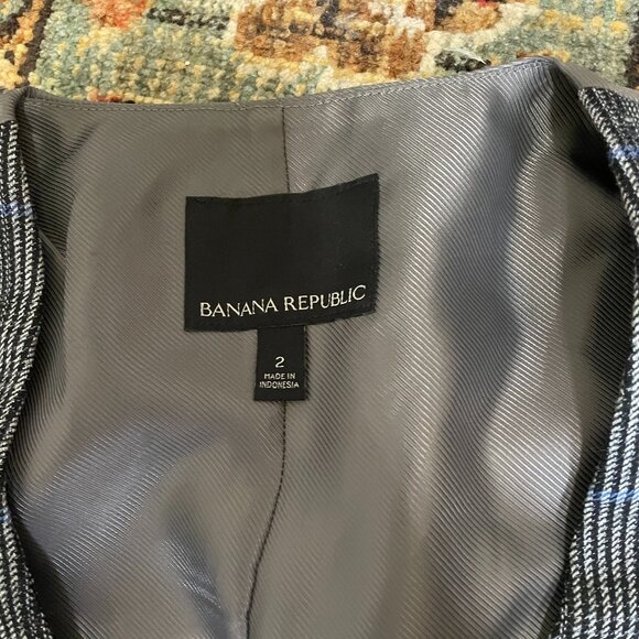 Banana Republic Grey Vest - Picture 2 of 4